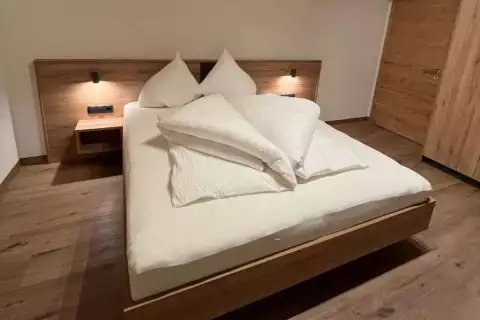 01_hausamrua_schlafen