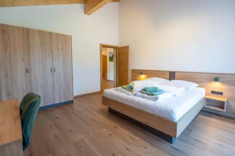 02_hausamrua_fewo_smaragd_schlafen