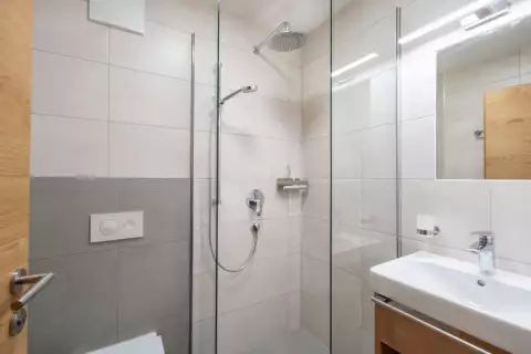 08_hausamrua_fewo_juwel_dusche
