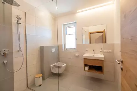 06_hausamrua_fewo_saphir_badezimmer