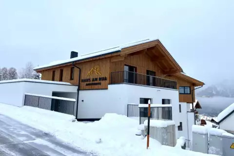 01_hausamrua_hausbild_winter