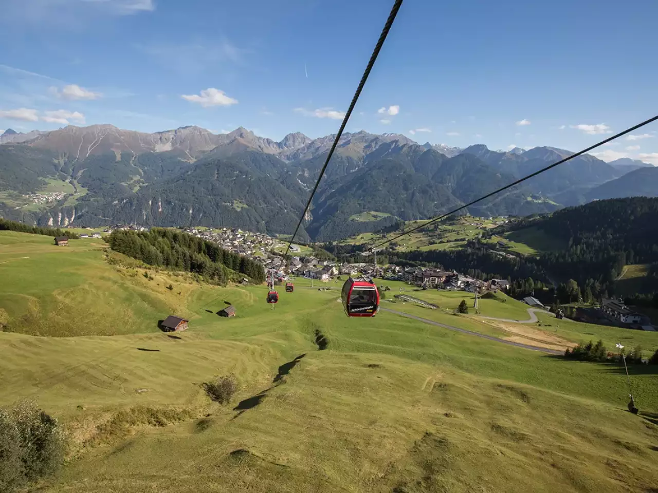 Die Schönjochbahn befindet sich nur 2 Minuten entfernt
